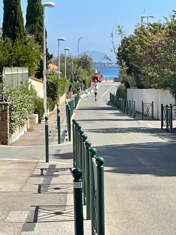 Reve D'Azur, Mazet En Bord De Mer, Parking, Piscine Partagee, Terrasse Bbq & Draps Inclus La Nartelle, 1 Salon, 1 Chambre, 1 Cuisine , 1 Sdb Sainte-Maxime Extérieur photo